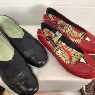 P - 466  Designer Brand Shoe Lot Size 8