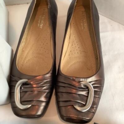 P - 466  Designer Brand Shoe Lot Size 8