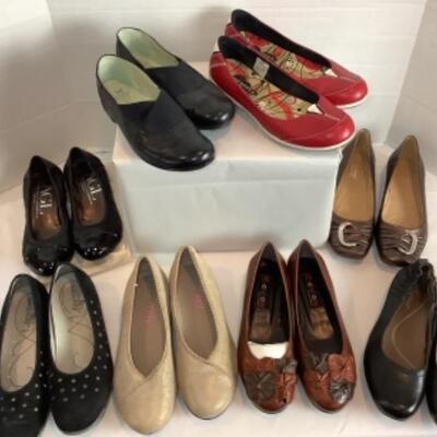 P - 466  Designer Brand Shoe Lot Size 8