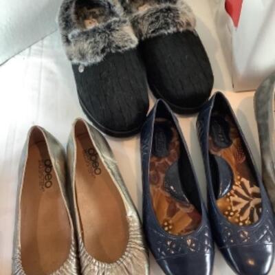 P - 467 Designer Brand Shoe Lot Size 8