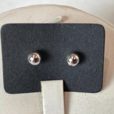 K541 14k Yellow and White Gold 18â€ Necklace with Earrings 