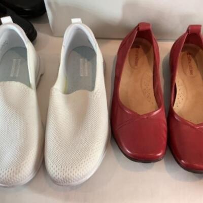 P - 470  Designer Brand Shoe Lot Size 8 