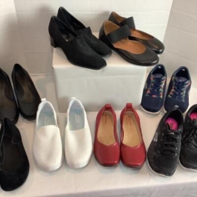 P - 470  Designer Brand Shoe Lot Size 8 