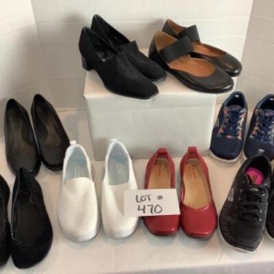 P - 470  Designer Brand Shoe Lot Size 8 