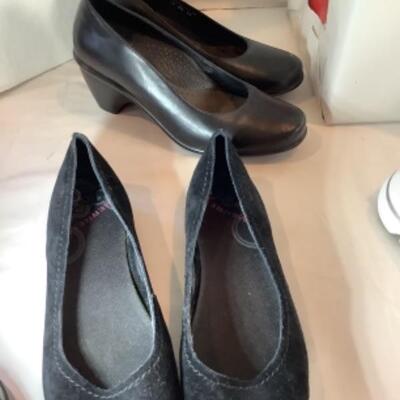 P - 470  Designer Brand Shoe Lot Size 8 