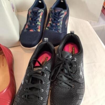 P - 470  Designer Brand Shoe Lot Size 8 