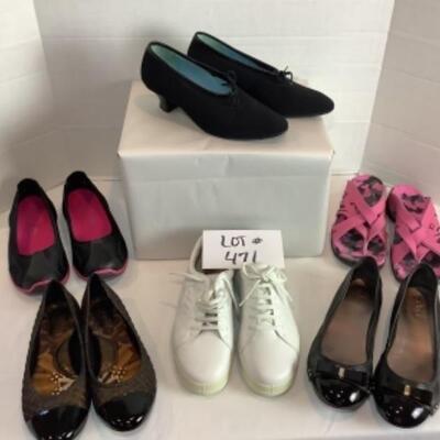 P - 471. Designer Brand Shoe Lot Size 8