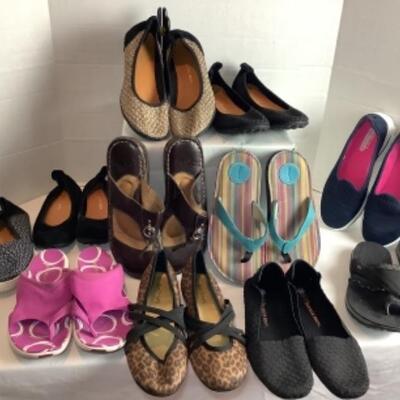P - 473  Large Designer Brand Shoe Lot Size 8 