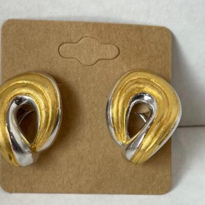 K548 14k Yellow and White Gold Pierced French Clipback Earrings 