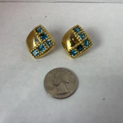 K549 18k Yellow Gold Blue Topaz Pierced French Clip Earrings 