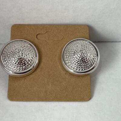 K550 14k White Gold Round Weave Design Pierced Clip back Earrings 