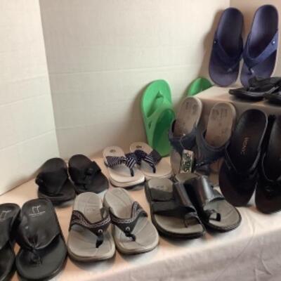 P - 475. Designer Brand Shoe Lot Size 8