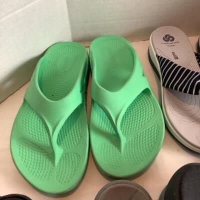 P - 475. Designer Brand Shoe Lot Size 8