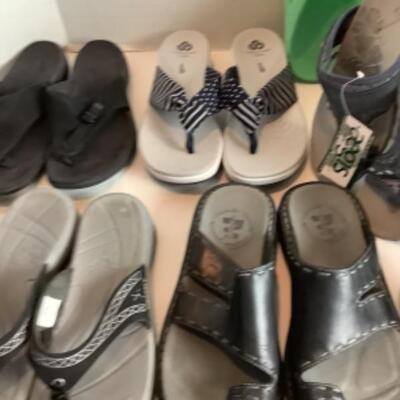 P - 475. Designer Brand Shoe Lot Size 8