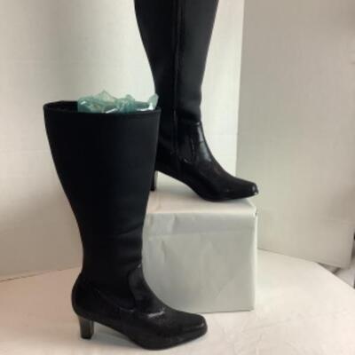 P - 476. Trotters Boots. Size 7.5