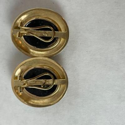 K551 14k Yellow Gold Oval Black Onyx Pierced Clipback Earrings 