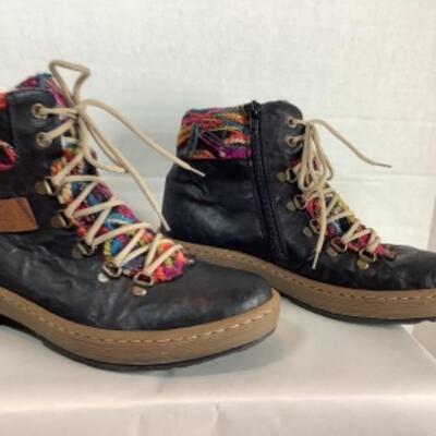 P - 478. Artsy  Rieker Boots Size 8