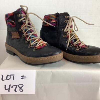 P - 478. Artsy  Rieker Boots Size 8