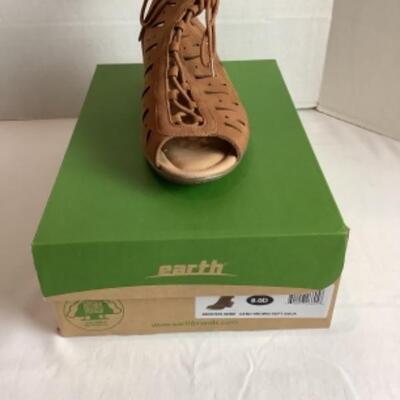 P - 480 Designer Brand Shoe Lot Size 8 