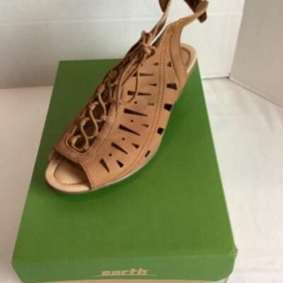 P - 480 Designer Brand Shoe Lot Size 8 