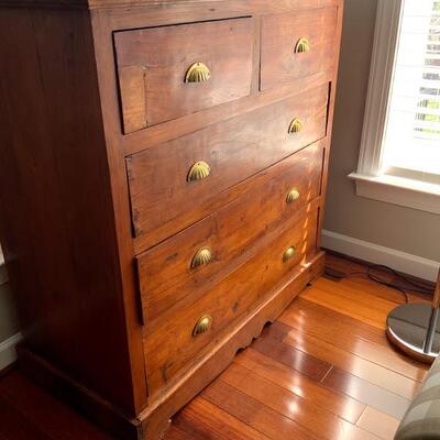 Antique Wooden Dresser Chest w 5 Drawers 