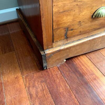 Antique Wooden Dresser Chest w 5 Drawers 