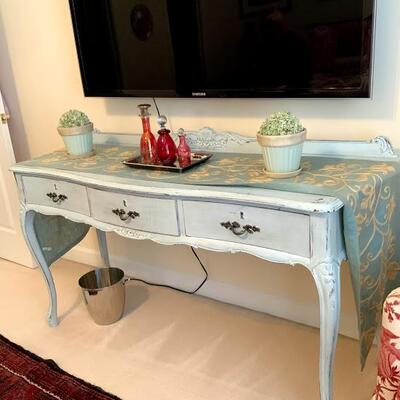 French Provincial Distressed Dressing/Console Table