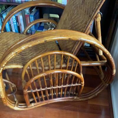 Wicker chaise with pull out and magazine holder 