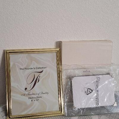 Lot 39: (2) New Photo Frames - 8x10 and 5x7