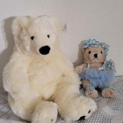 Lot 42: Pair of Vintage Nee Stuffed Animals 