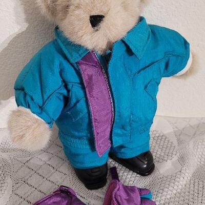 Lot 44: Vintage Pair of Stuffed Bears Deco