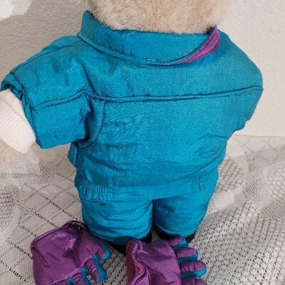 Lot 44: Vintage Pair of Stuffed Bears Deco