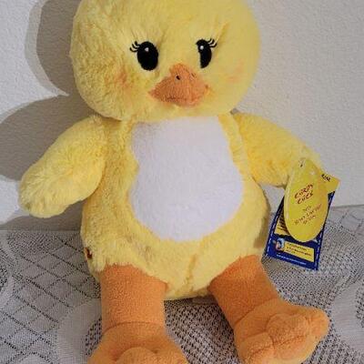 Lot 53: Vintage New BUILD A BEWR Chirpy Chick Plush Animal