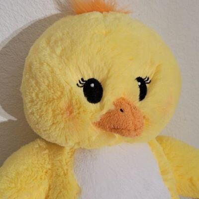Lot 53: Vintage New BUILD A BEWR Chirpy Chick Plush Animal