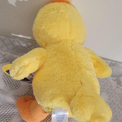Lot 53: Vintage New BUILD A BEWR Chirpy Chick Plush Animal