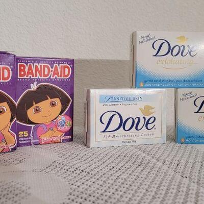 Lot 58: Assorted NEW BATHROOM Accessories 