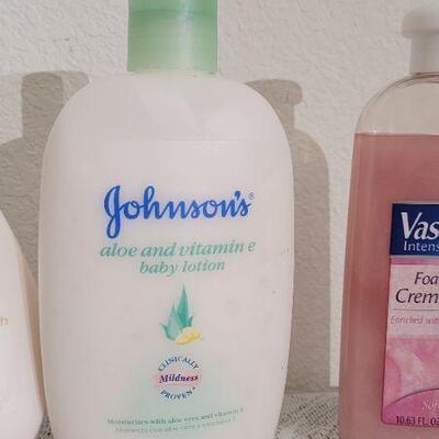 Lot 59: Assorted 80% FULL or More Bathroom Accessories 