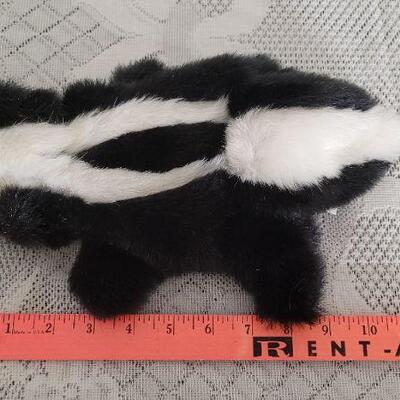 Lot 66: (2) Vintage Plush Puppets Animals 