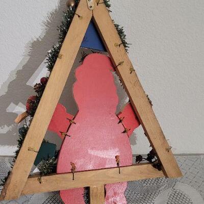 Lot 69: Christmas Home Deco Wooden Santa Tree