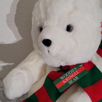 Lot 75: Vintage New Plush WOODIE'S Kringle Bear