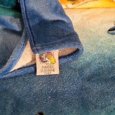 Lot 80: Vintage Beach Blanket Large 