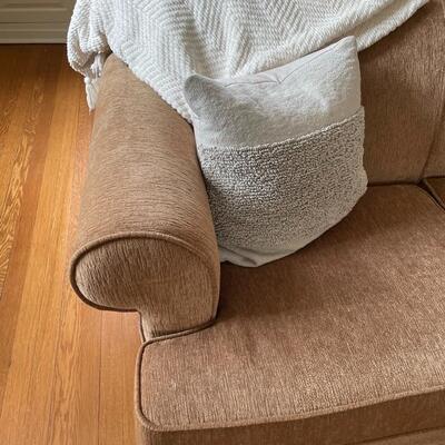 Fantastic like new sofa and loveseat from Pier One 