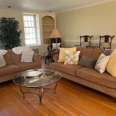 Fantastic like new sofa and loveseat from Pier One 
