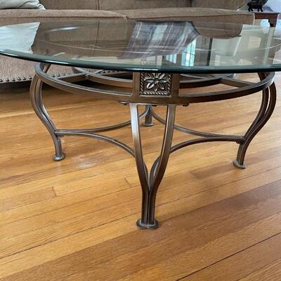 Glass round table with metal base