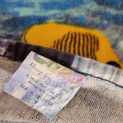 Lot 81: Vintage Bewch Towel Dolphin Graphic