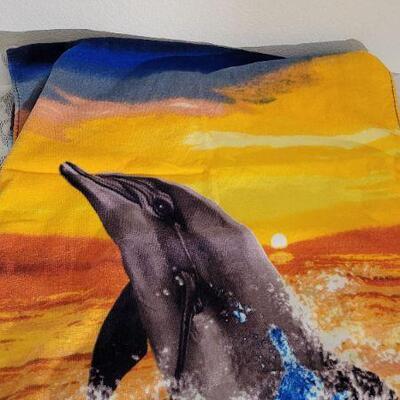 Lot 81: Vintage Bewch Towel Dolphin Graphic