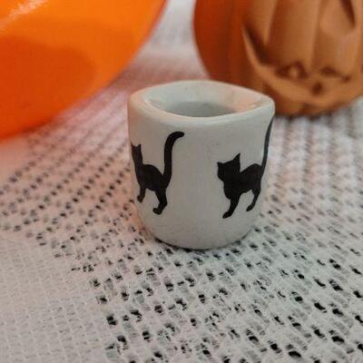 Lot 86: Assorted Halloween Collectibles 