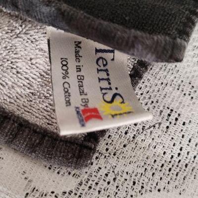 Lot 97: Vintage 1998 Beach Towel FISH Graphic 