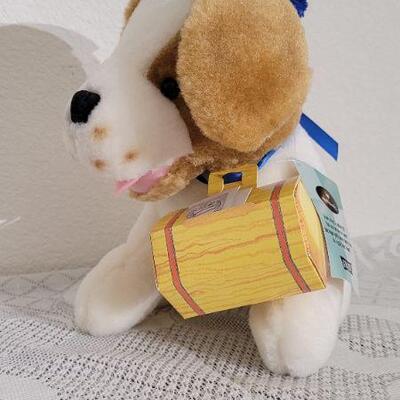Lot 99: NEW HALLMARK Grady Plush Gift Dog