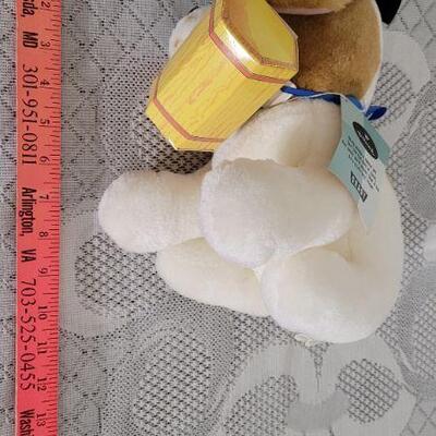 Lot 99: NEW HALLMARK Grady Plush Gift Dog